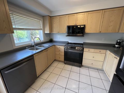 Photo 7 at 234 Esther Drive, Painswick South, Barrie