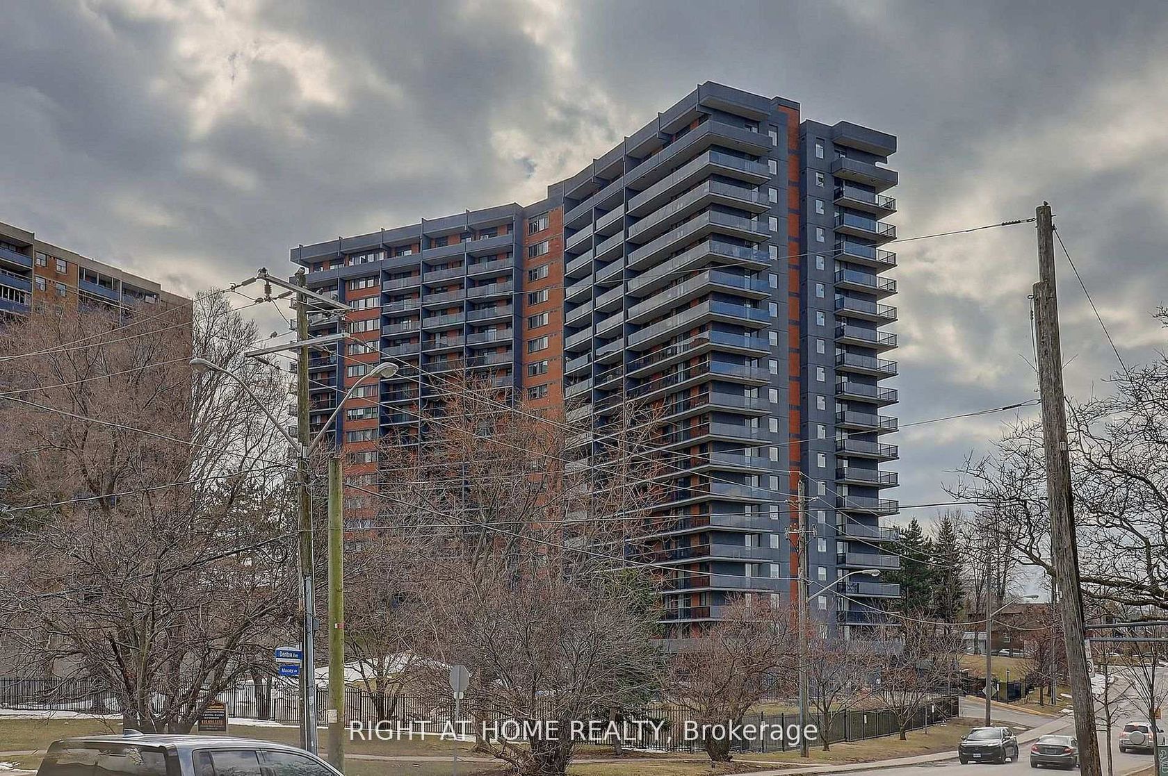 605 - 757 Victoria Park Avenue, Oakridge, Toronto 