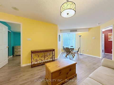 Photo 7 at 613 - 109 Front Street E, Moss Park, Toronto