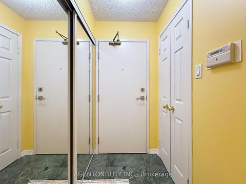 Photo 13 at 613 - 109 Front Street E, Moss Park, Toronto