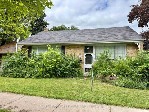 Photo 1 at 132 Rathburn Road, Rosethorn, Toronto