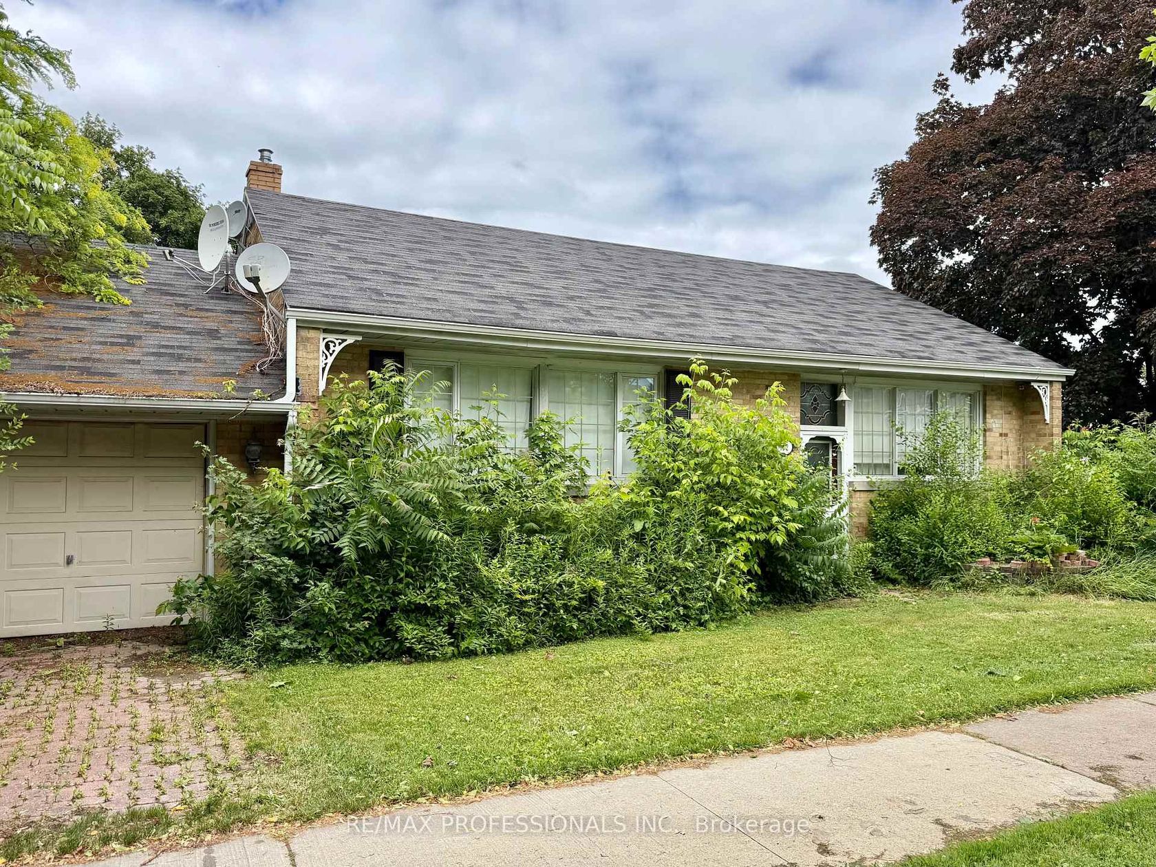132 Rathburn Road, Rosethorn, Toronto 