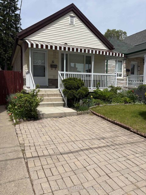 Photo 0 at 32 FLORENCE Crescent, Smythe, Toronto