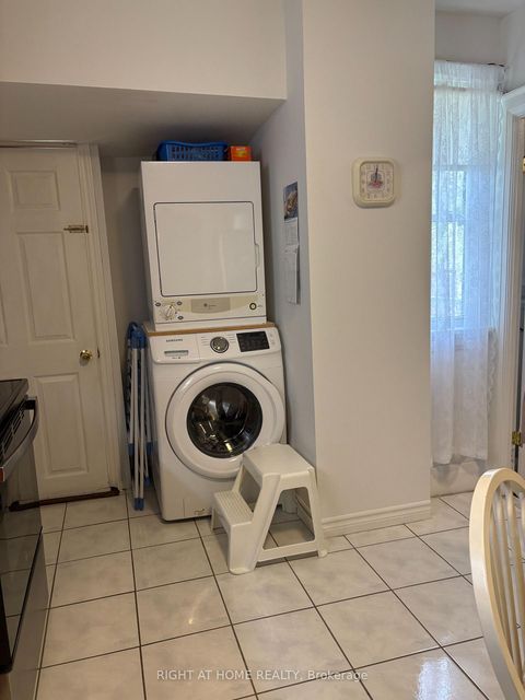 Photo 10 at 32 FLORENCE Crescent, Smythe, Toronto