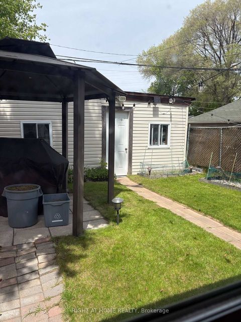 Photo 13 at 32 FLORENCE Crescent, Smythe, Toronto