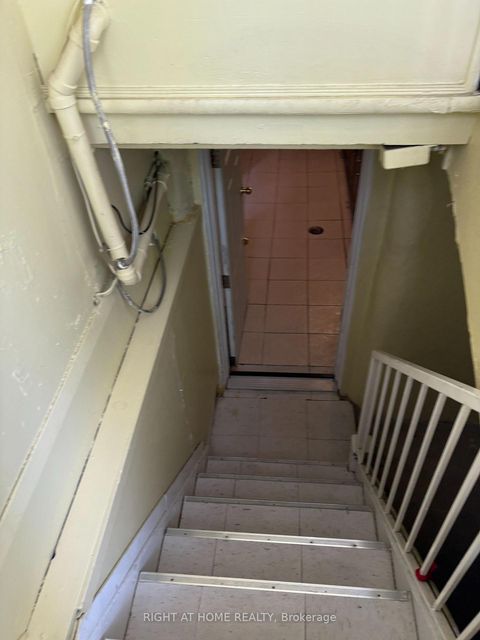 Photo 14 at 32 FLORENCE Crescent, Smythe, Toronto