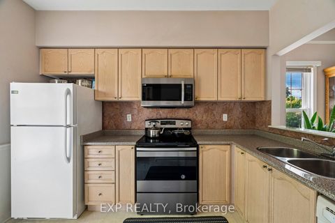 Photo 11 at 42 - 630 Evans Avenue, Alderwood, Toronto