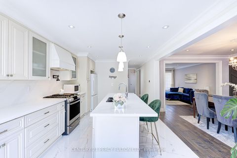 Photo 2 at 109 Woodcroft Lane, West Woodbridge, Vaughan
