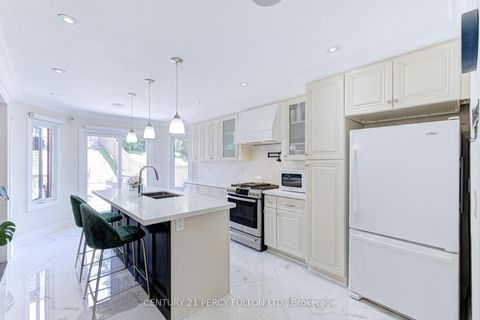 Photo 4 at 109 Woodcroft Lane, West Woodbridge, Vaughan