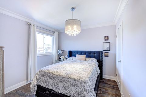 Photo 21 at 109 Woodcroft Lane, West Woodbridge, Vaughan