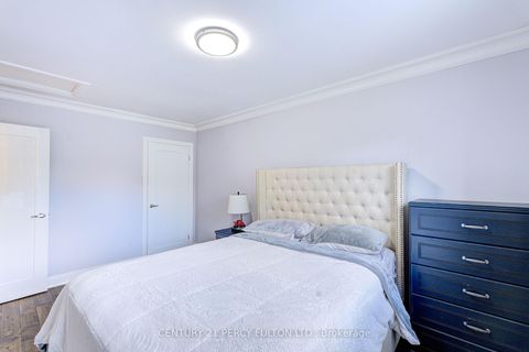 Photo 24 at 109 Woodcroft Lane, West Woodbridge, Vaughan