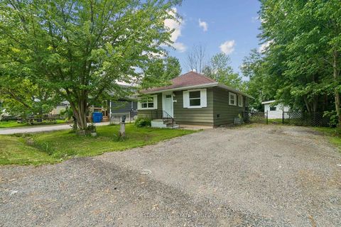 Photo 1 at 139 Cooks Bay Drive, Keswick North, Georgina