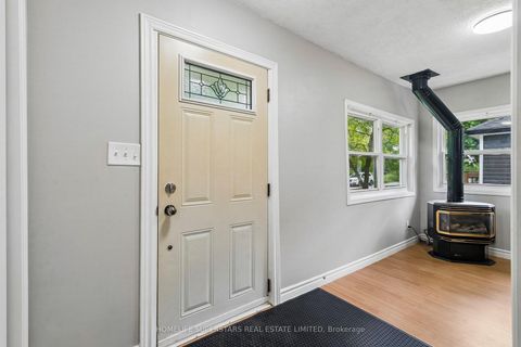 Photo 3 at 139 Cooks Bay Drive, Keswick North, Georgina