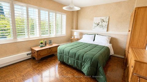 Photo 3 at 644 - 21 Dale Avenue, Moore Park, Toronto