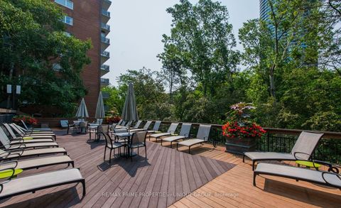 Photo 7 at 644 - 21 Dale Avenue, Moore Park, Toronto