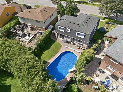 Photo 2 at 70 Beverly Glen Boulevard, L'Amoreaux, Toronto