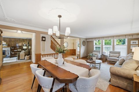 Photo 3 at 70 Beverly Glen Boulevard, L'Amoreaux, Toronto