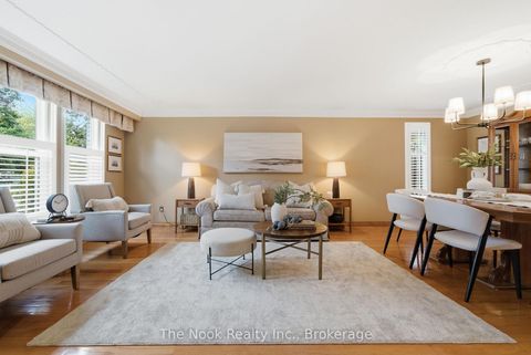 Photo 7 at 70 Beverly Glen Boulevard, L'Amoreaux, Toronto