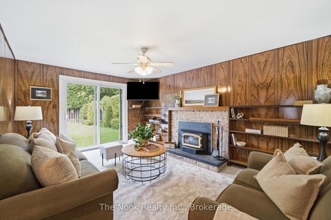 Photo 13 at 70 Beverly Glen Boulevard, L'Amoreaux, Toronto