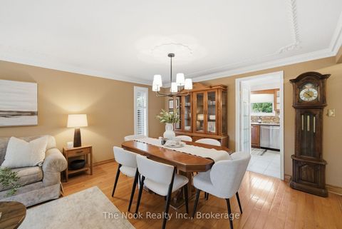 Photo 16 at 70 Beverly Glen Boulevard, L'Amoreaux, Toronto