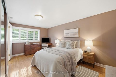 Photo 22 at 70 Beverly Glen Boulevard, L'Amoreaux, Toronto