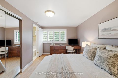 Photo 23 at 70 Beverly Glen Boulevard, L'Amoreaux, Toronto