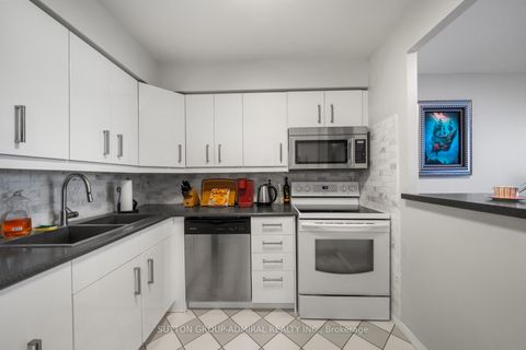 Photo 3 at 1103 - 81 Townsgate Drive, Yorkhill, Vaughan