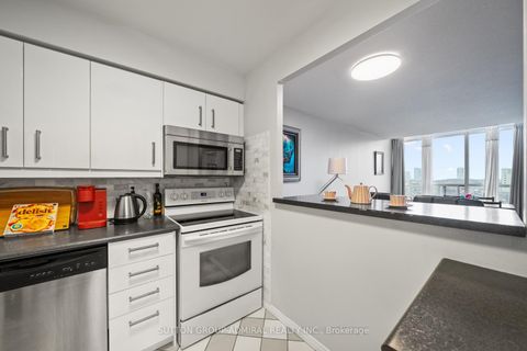 Photo 4 at 1103 - 81 Townsgate Drive, Yorkhill, Vaughan