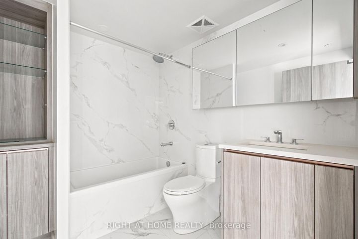 Photo 12 at 2107 - 25 McMahon Drive, Bayview Village, Toronto