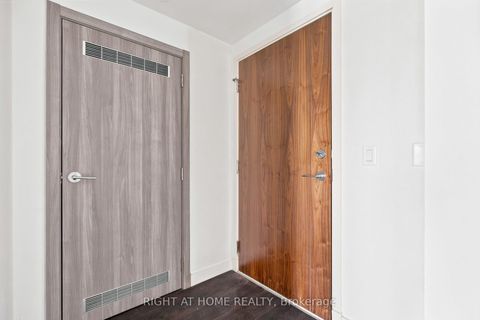 Photo 4 at 2107 - 25 McMahon Drive, Bayview Village, Toronto