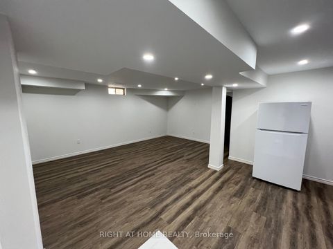 Photo 32 at 131 KILLINGTON Avenue, Kleinburg, Vaughan