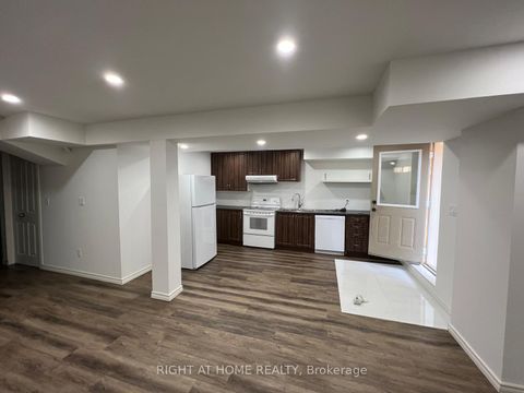 Photo 33 at 131 KILLINGTON Avenue, Kleinburg, Vaughan