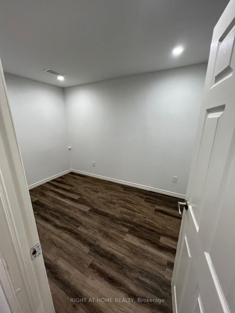 Photo 38 at 131 KILLINGTON Avenue, Kleinburg, Vaughan
