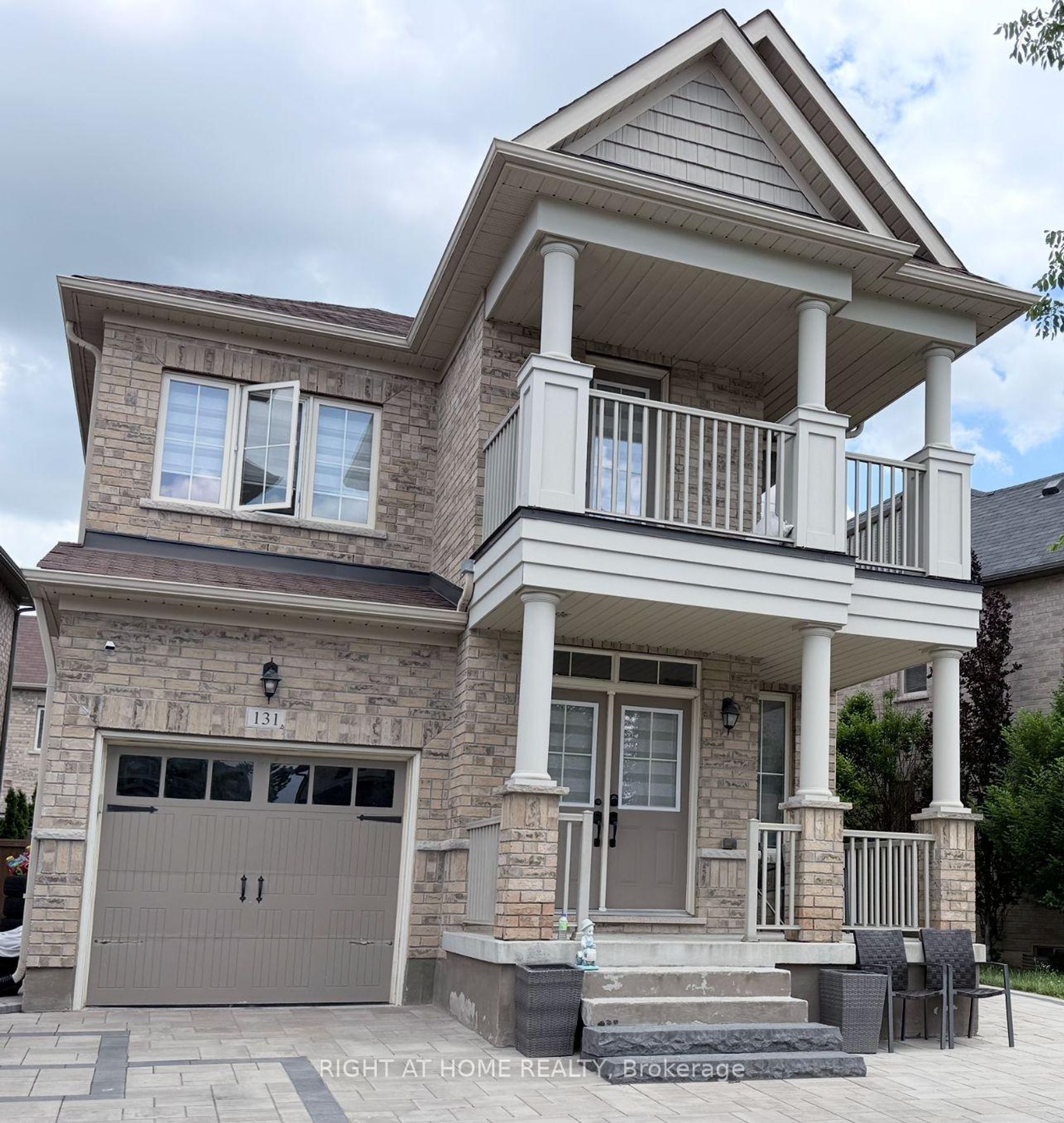 131 KILLINGTON Avenue, Kleinburg, Vaughan photo number 2
