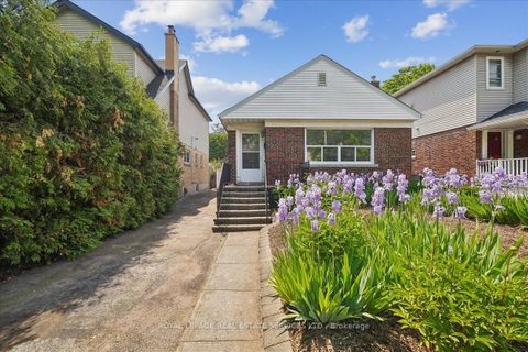 Photo 0 at 32 Woodland Park Road, Cliffside, Toronto