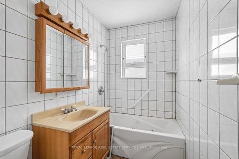 Photo 9 at 32 Woodland Park Road, Cliffside, Toronto