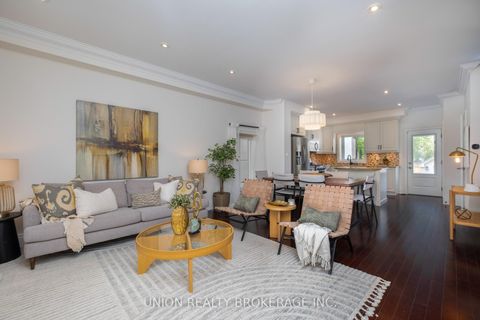 Photo 3 at 174 Woodmount Avenue, East York, Toronto
