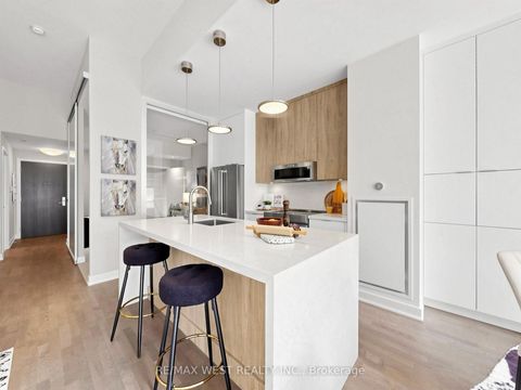 Photo 7 at 314 - 1815 Yonge Street, Mount Pleasant West, Toronto