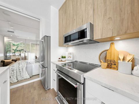 Photo 10 at 314 - 1815 Yonge Street, Mount Pleasant West, Toronto