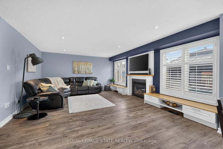 Photo 7 at 43 Wilbur Drive, Binbrook, Hamilton