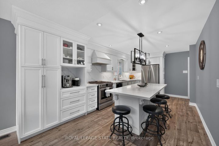 Photo 11 at 43 Wilbur Drive, Binbrook, Hamilton