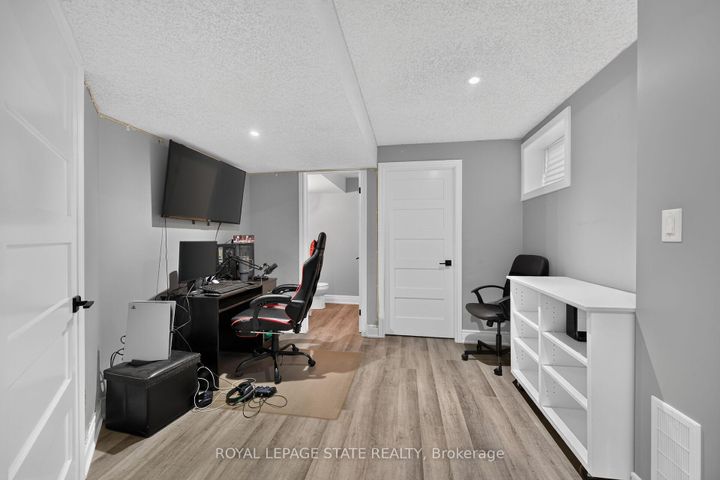 Photo 35 at 43 Wilbur Drive, Binbrook, Hamilton