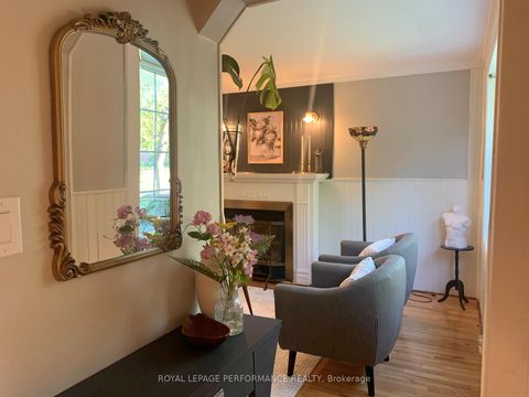 Photo 3 at 10 Faulkland Road, Birchmount, Toronto