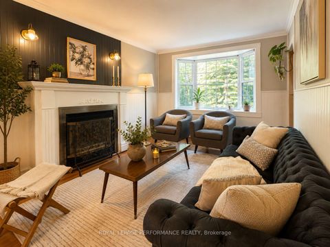 Photo 5 at 10 Faulkland Road, Birchmount, Toronto