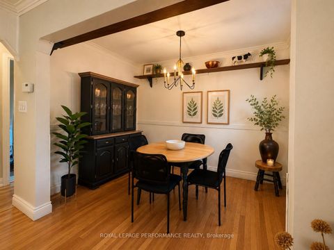 Photo 6 at 10 Faulkland Road, Birchmount, Toronto