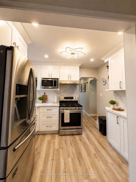 Photo 8 at 10 Faulkland Road, Birchmount, Toronto