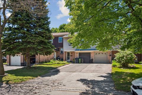 Photo 2 at 22 Duffort Court, Malvern, Toronto