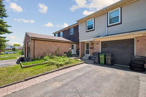 Photo 3 at 22 Duffort Court, Malvern, Toronto