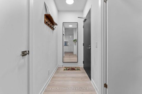 Photo 2 at 201 - 609 Avenue Road, St. Clair, Toronto