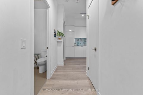 Photo 3 at 201 - 609 Avenue Road, St. Clair, Toronto